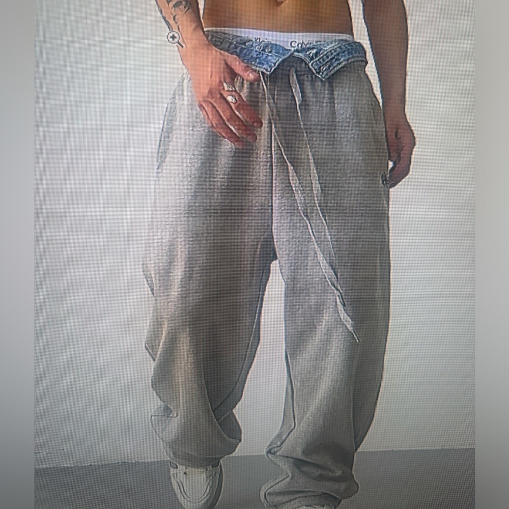 Gray Large Realtakai Sweats.